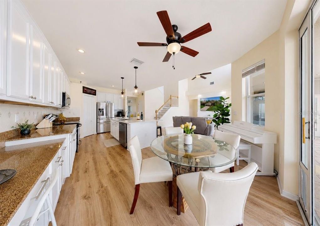 En Venta: $569,000 (5 camas, 4 baños, 2755 Pies cuadrados)