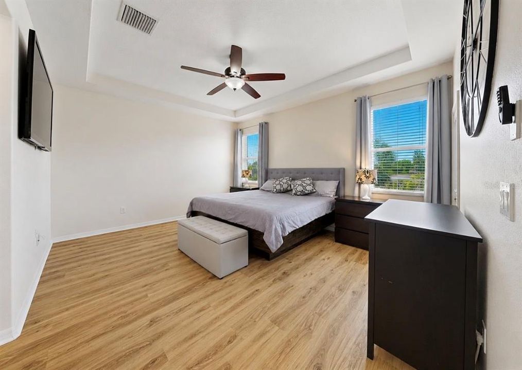 En Venta: $569,000 (5 camas, 4 baños, 2755 Pies cuadrados)