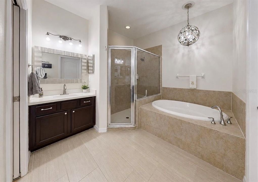 En Venta: $569,000 (5 camas, 4 baños, 2755 Pies cuadrados)