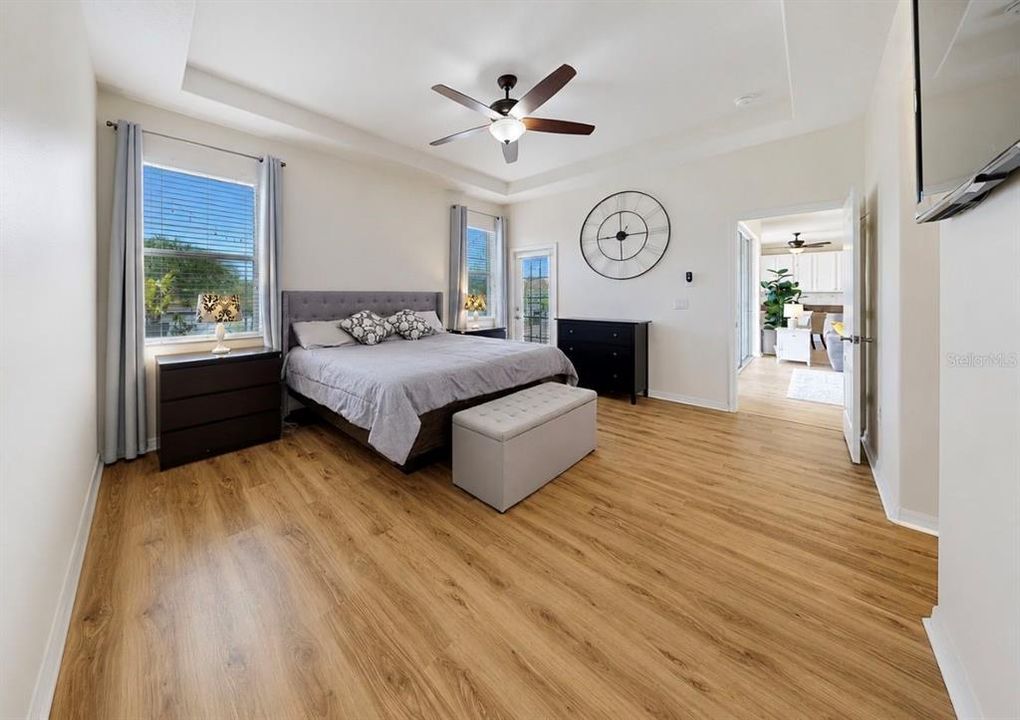 En Venta: $569,000 (5 camas, 4 baños, 2755 Pies cuadrados)