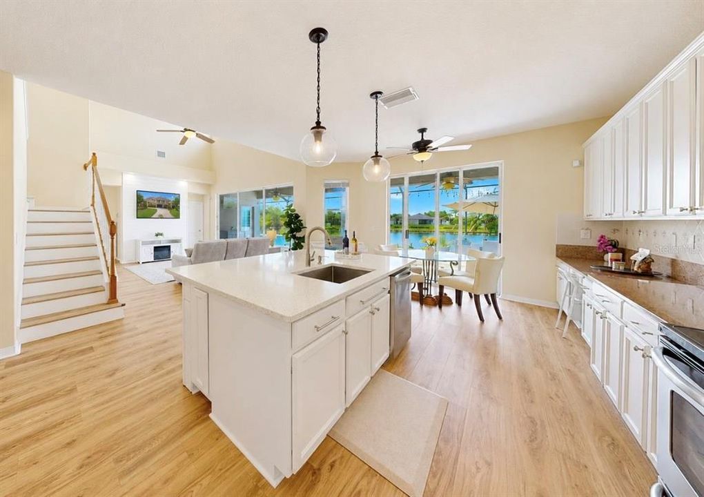 En Venta: $569,000 (5 camas, 4 baños, 2755 Pies cuadrados)