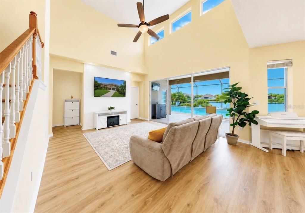 En Venta: $569,000 (5 camas, 4 baños, 2755 Pies cuadrados)
