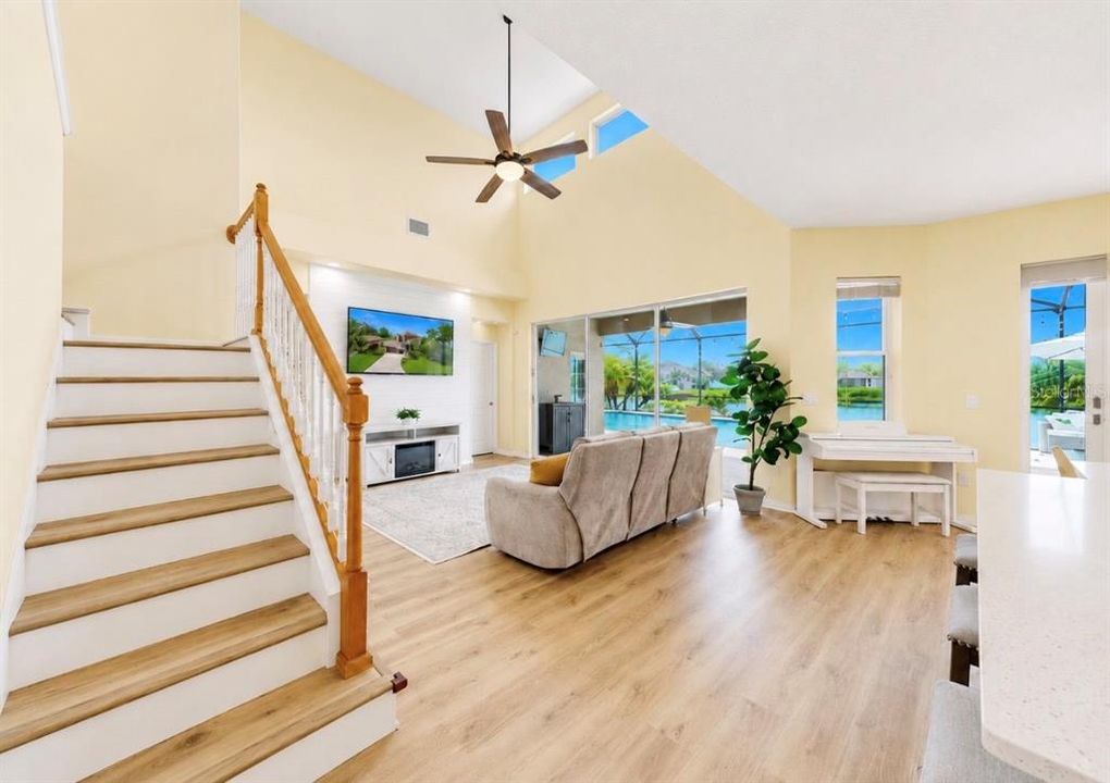 En Venta: $569,000 (5 camas, 4 baños, 2755 Pies cuadrados)
