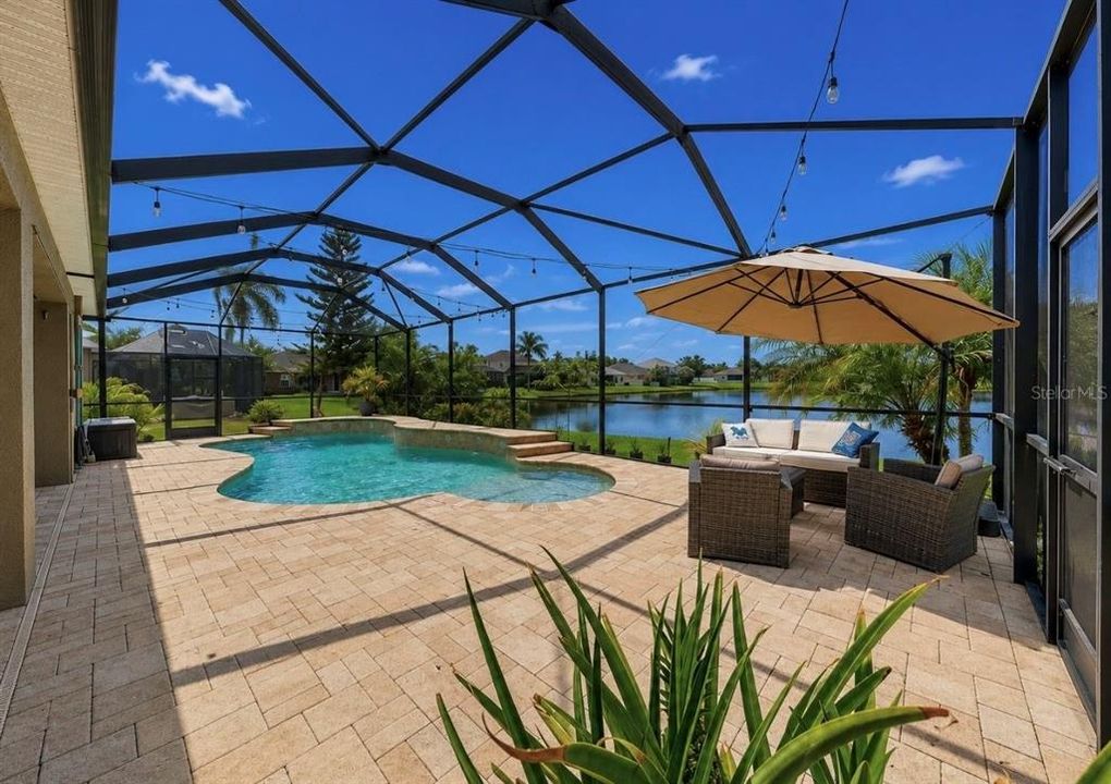 En Venta: $569,000 (5 camas, 4 baños, 2755 Pies cuadrados)