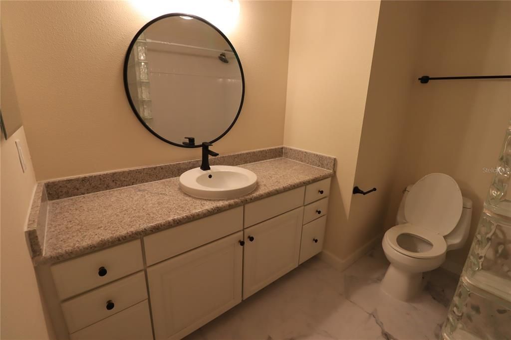 Activo con contrato: $2,800 (4 camas, 2 baños, 1660 Pies cuadrados)