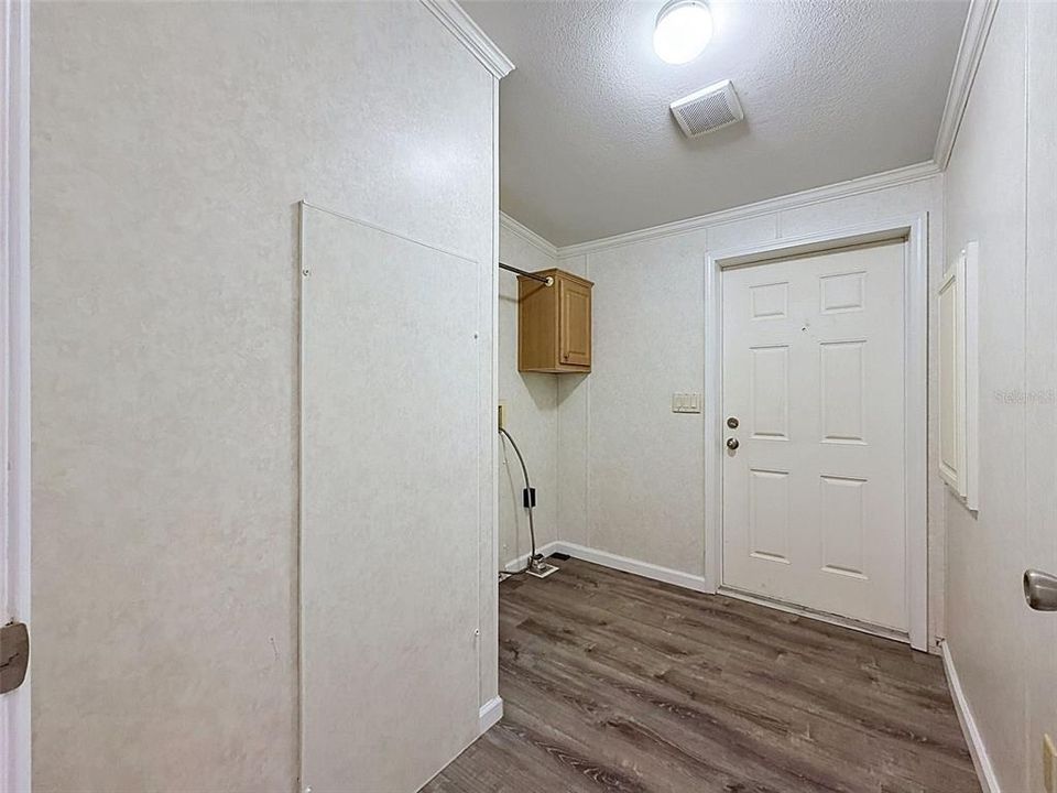 Под контрактом: $199,900 (3 спален, 2 ванн, 1620 Квадратных фут)