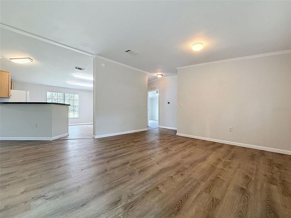 Под контрактом: $199,900 (3 спален, 2 ванн, 1620 Квадратных фут)