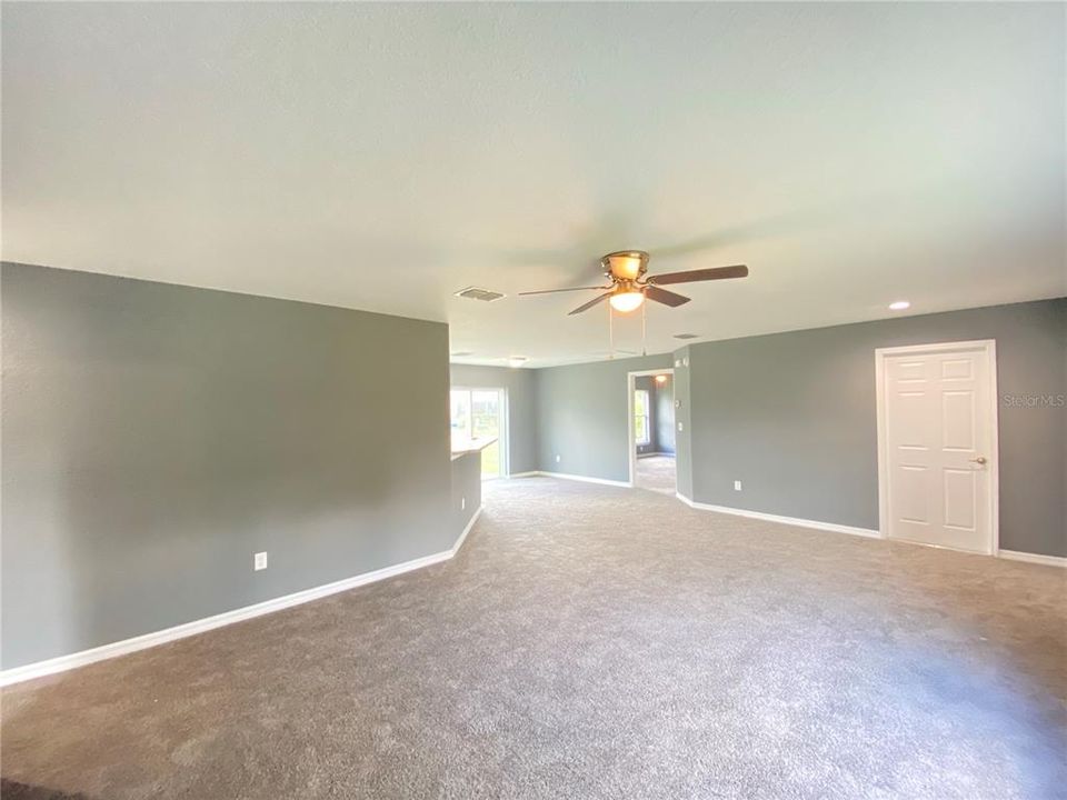 For Rent: $1,625 (3 beds, 2 baths, 1349 Square Feet)