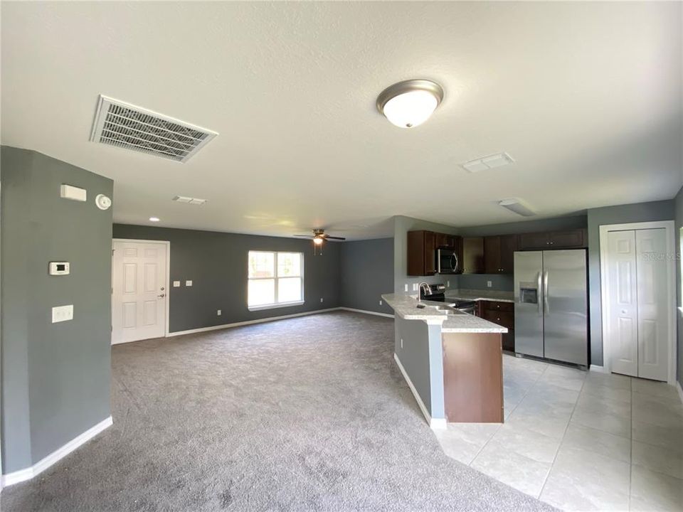 For Rent: $1,625 (3 beds, 2 baths, 1349 Square Feet)