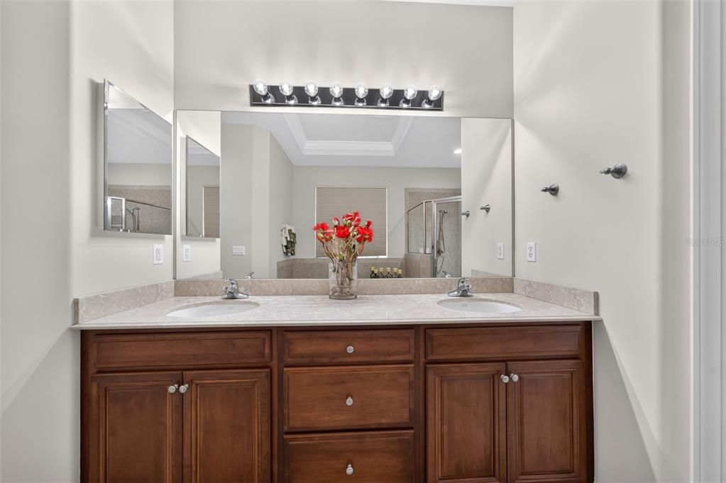 For Sale: $799,900 (3 beds, 2 baths, 2050 Square Feet)