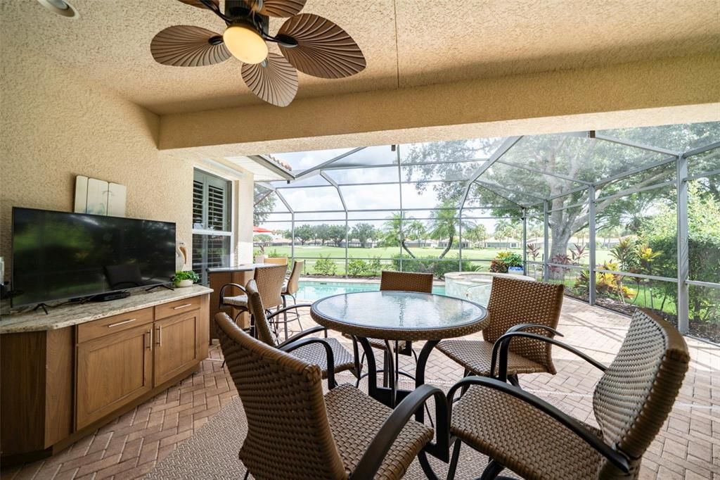 For Sale: $799,900 (3 beds, 2 baths, 2050 Square Feet)