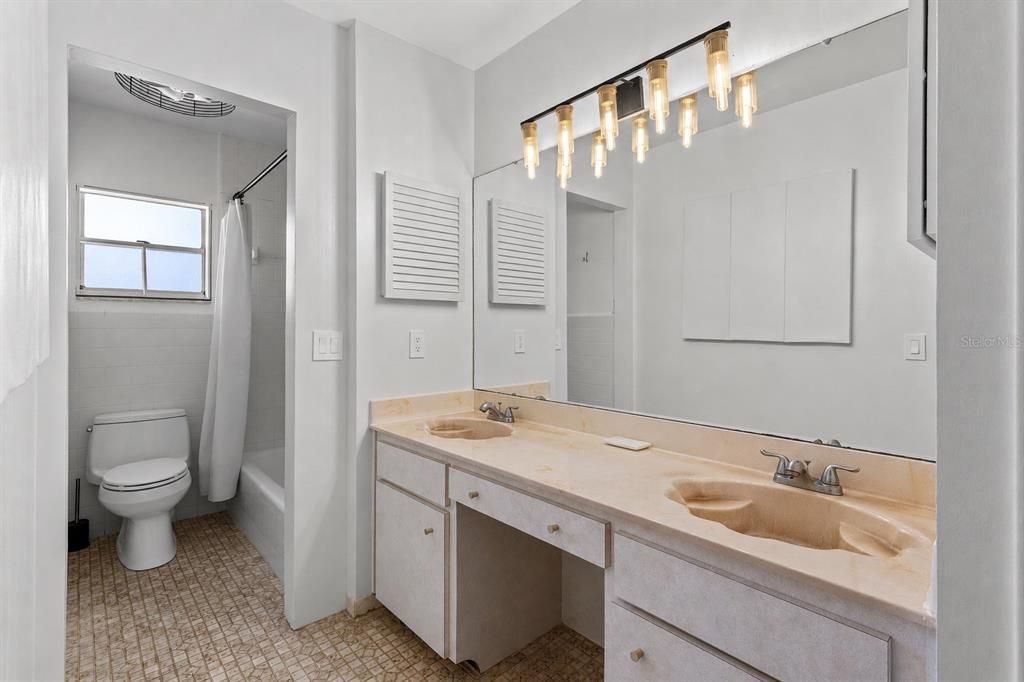 For Sale: $599,000 (4 beds, 3 baths, 2892 Square Feet)
