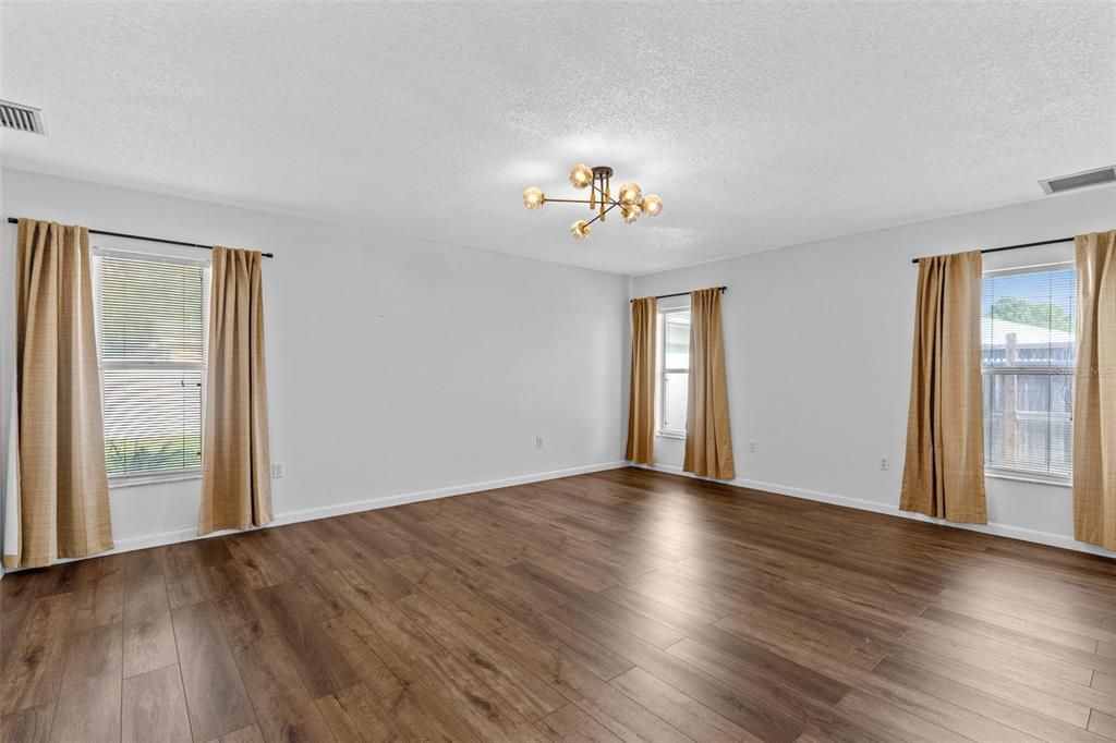For Sale: $599,000 (4 beds, 3 baths, 2892 Square Feet)
