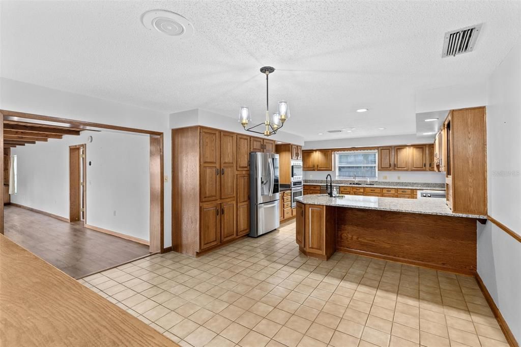 For Sale: $599,000 (4 beds, 3 baths, 2892 Square Feet)