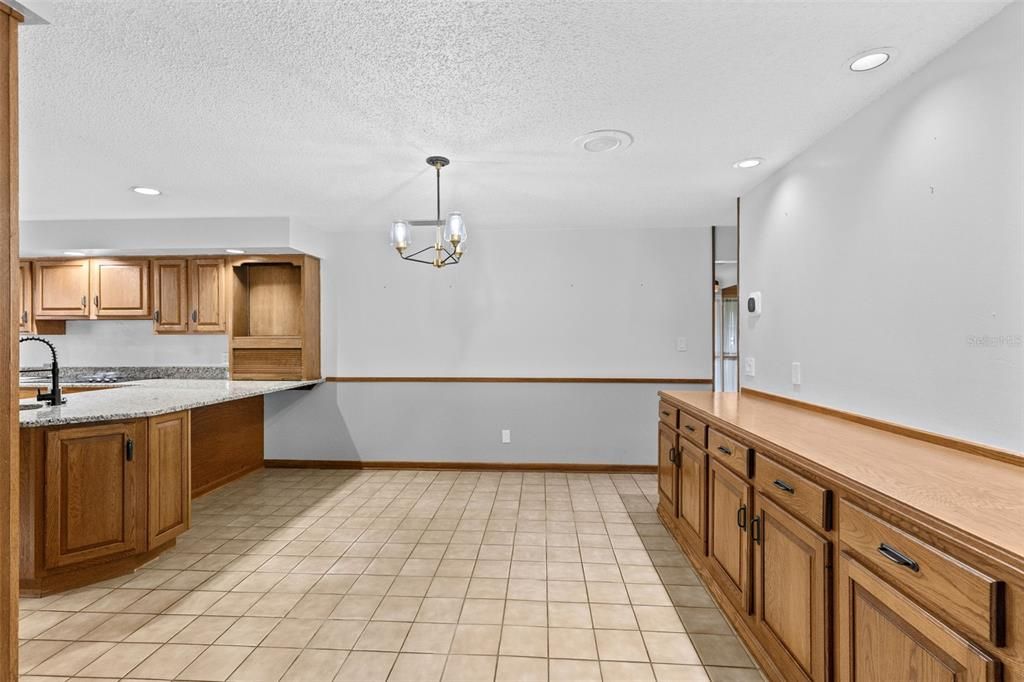 For Sale: $599,000 (4 beds, 3 baths, 2892 Square Feet)