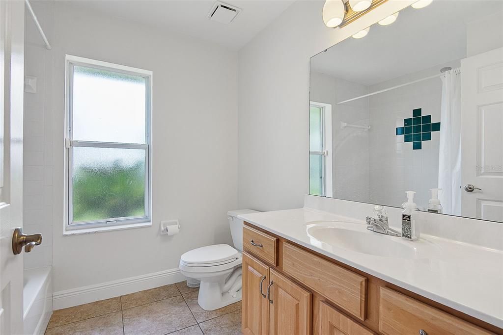 For Rent: $2,100 (3 beds, 2 baths, 1513 Square Feet)