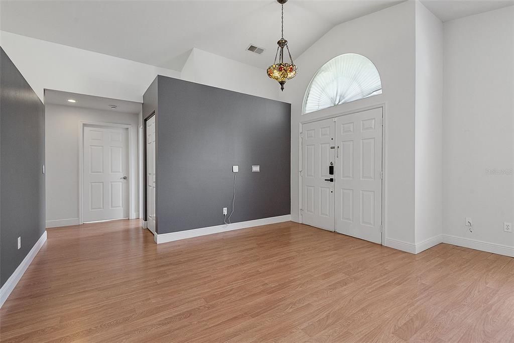 For Rent: $2,100 (3 beds, 2 baths, 1513 Square Feet)