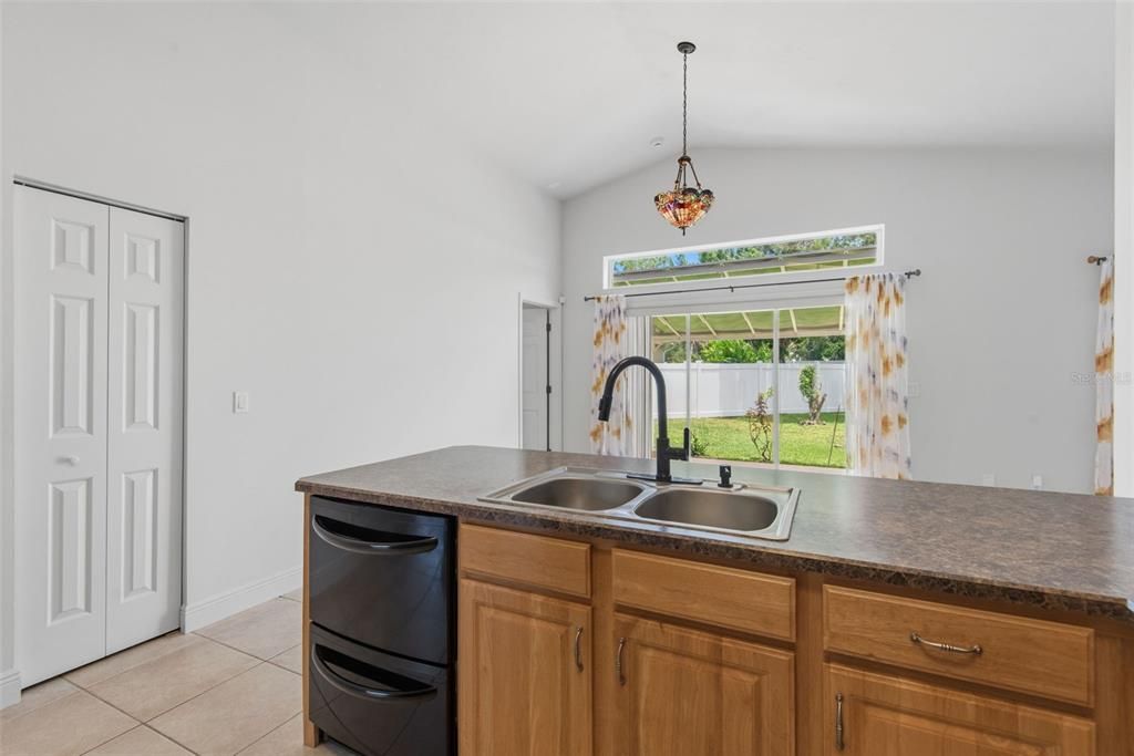 For Rent: $2,100 (3 beds, 2 baths, 1513 Square Feet)