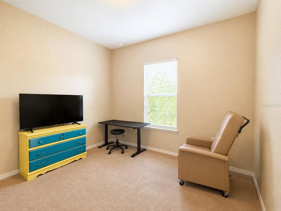 For Sale: $450,000 (4 beds, 3 baths, 2220 Square Feet)