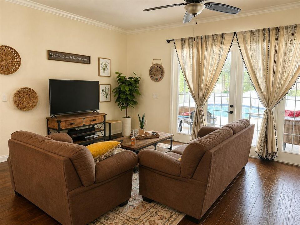 For Sale: $450,000 (4 beds, 3 baths, 2220 Square Feet)