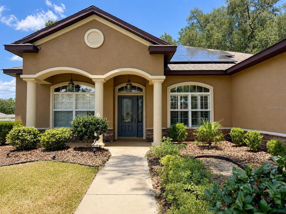 For Sale: $450,000 (4 beds, 3 baths, 2220 Square Feet)