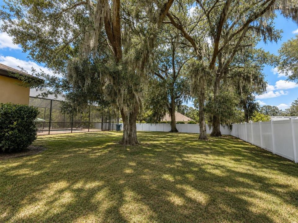 For Sale: $450,000 (4 beds, 3 baths, 2220 Square Feet)