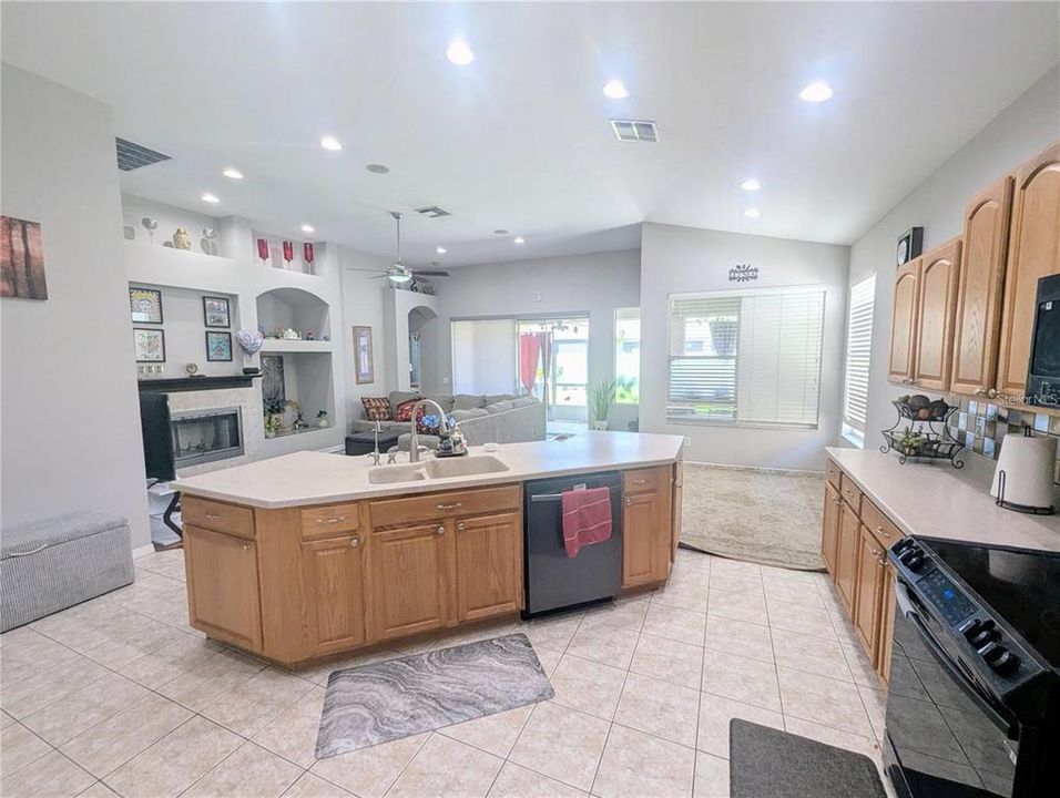 For Rent: $3,400 (3 beds, 2 baths, 2080 Square Feet)