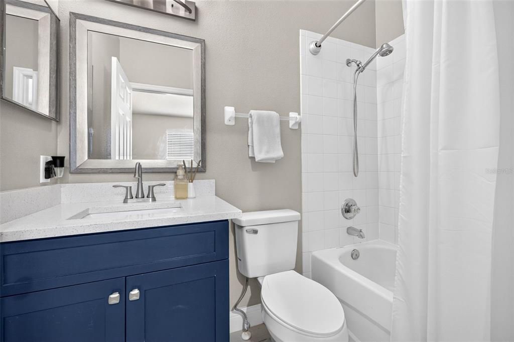 Active With Contract: $249,000 (2 beds, 2 baths, 1195 Square Feet)