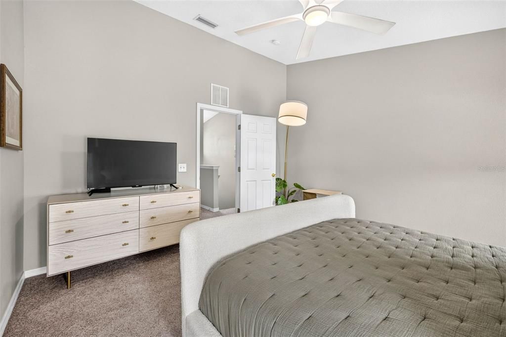 Active With Contract: $249,000 (2 beds, 2 baths, 1195 Square Feet)