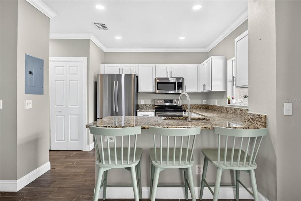 Active With Contract: $249,000 (2 beds, 2 baths, 1195 Square Feet)