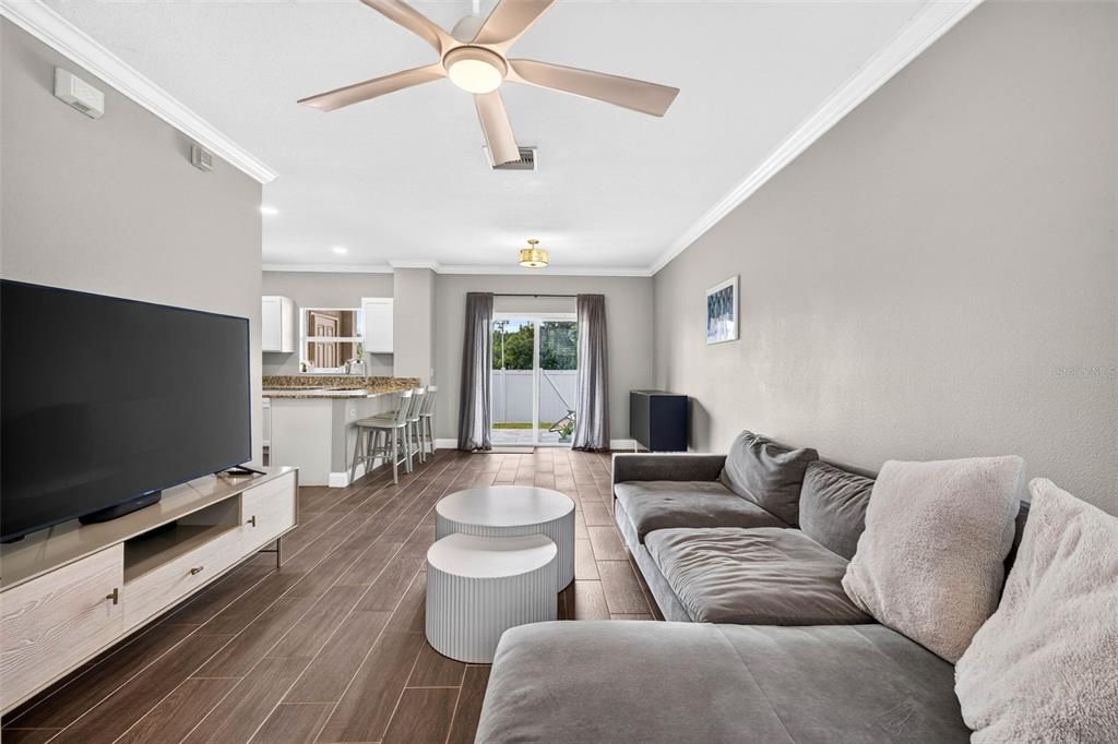 Active With Contract: $249,000 (2 beds, 2 baths, 1195 Square Feet)