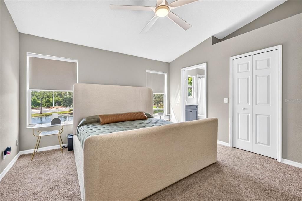 Active With Contract: $249,000 (2 beds, 2 baths, 1195 Square Feet)