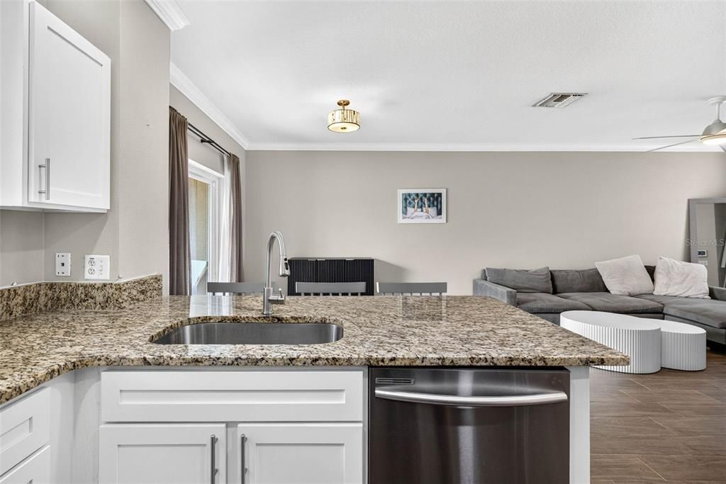 Active With Contract: $249,000 (2 beds, 2 baths, 1195 Square Feet)