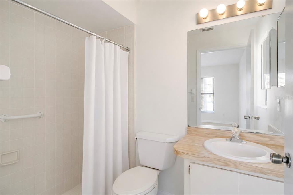 En Venta: $225,000 (3 camas, 2 baños, 930 Pies cuadrados)