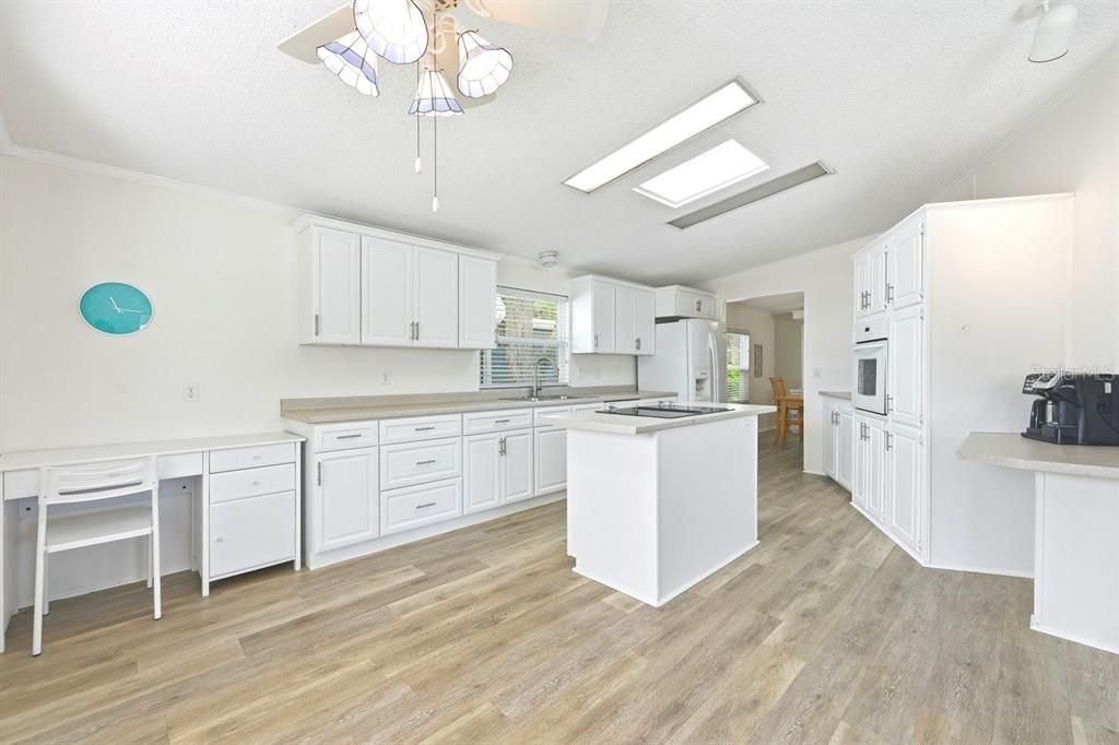 For Sale: $275,000 (3 beds, 2 baths, 1818 Square Feet)