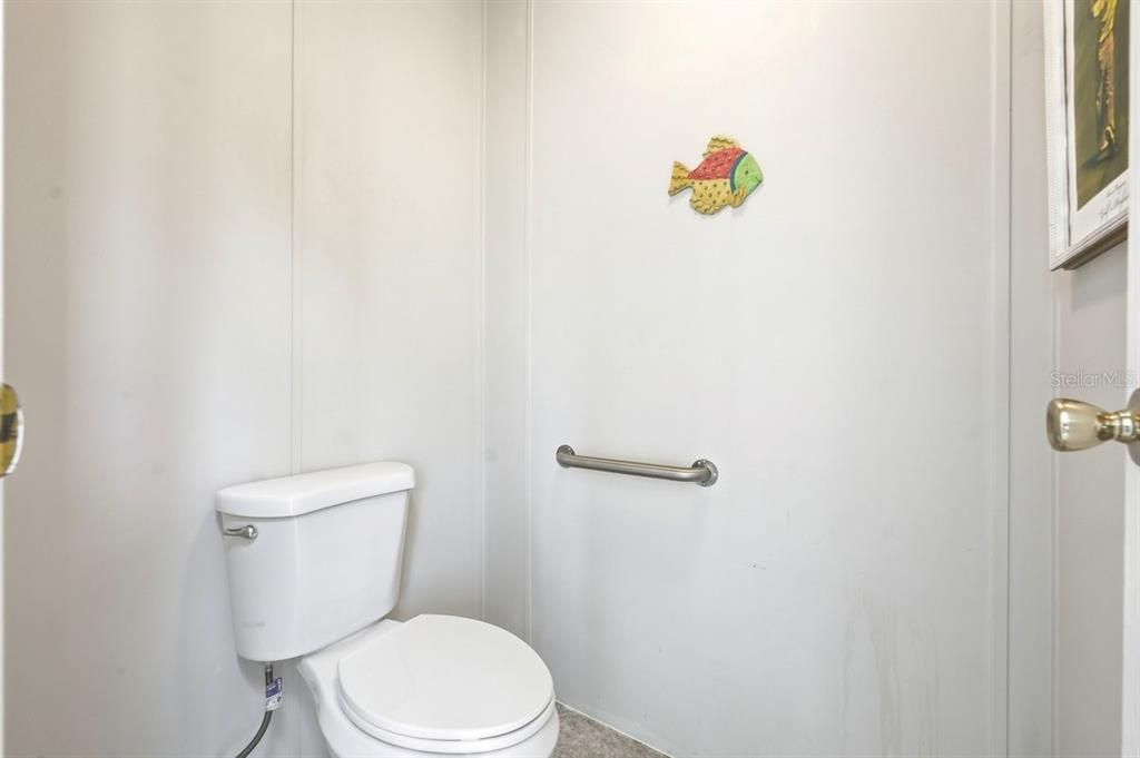 For Sale: $275,000 (3 beds, 2 baths, 1818 Square Feet)