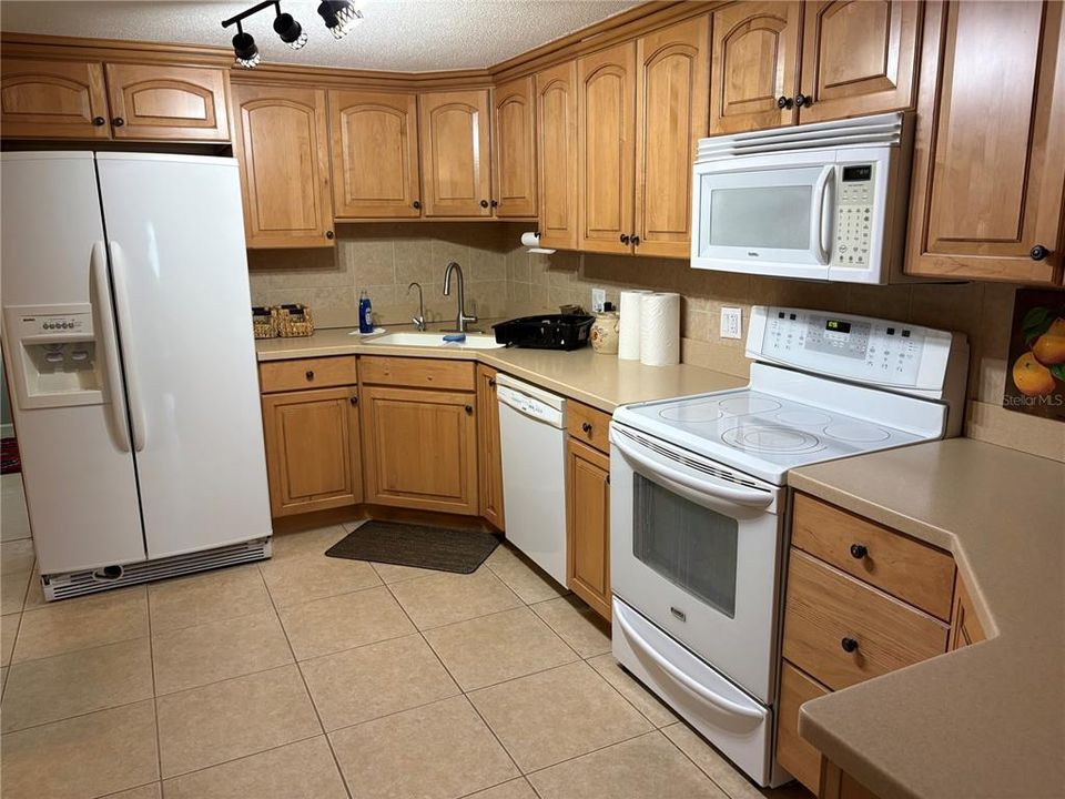 For Rent: $1,800 (2 beds, 2 baths, 1248 Square Feet)
