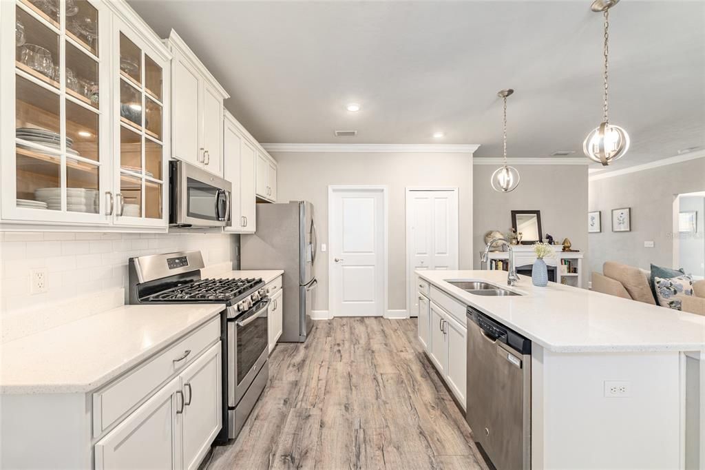 For Sale: $394,900 (3 beds, 2 baths, 1559 Square Feet)