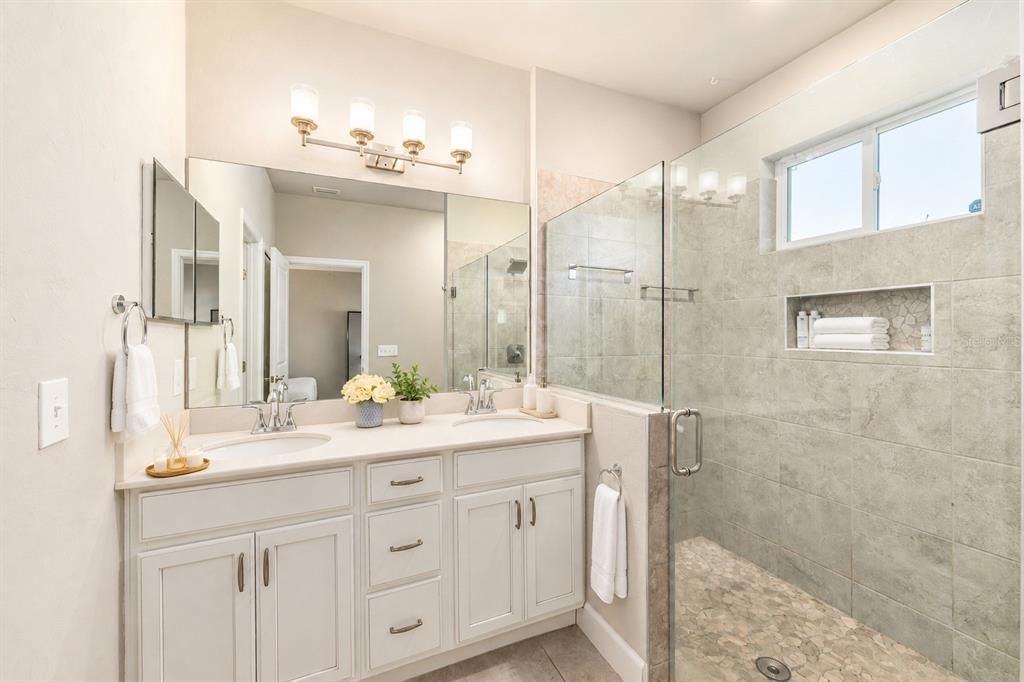 For Sale: $394,900 (3 beds, 2 baths, 1559 Square Feet)