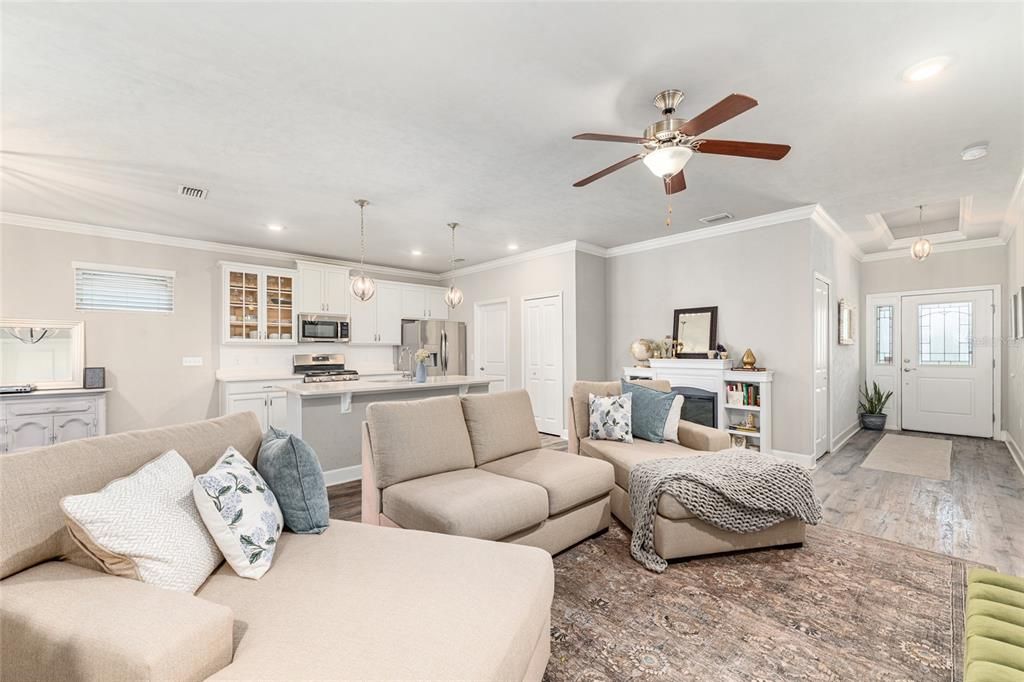For Sale: $394,900 (3 beds, 2 baths, 1559 Square Feet)