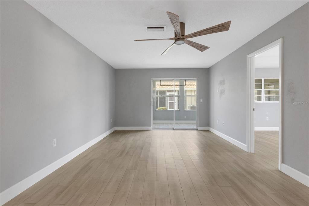 For Sale: $135,000 (2 beds, 2 baths, 1080 Square Feet)