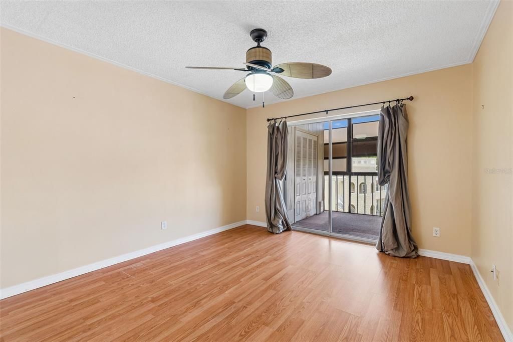 En Venta: $159,900 (2 camas, 1 baños, 817 Pies cuadrados)