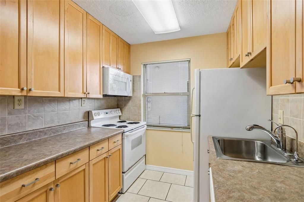 En Venta: $159,900 (2 camas, 1 baños, 817 Pies cuadrados)