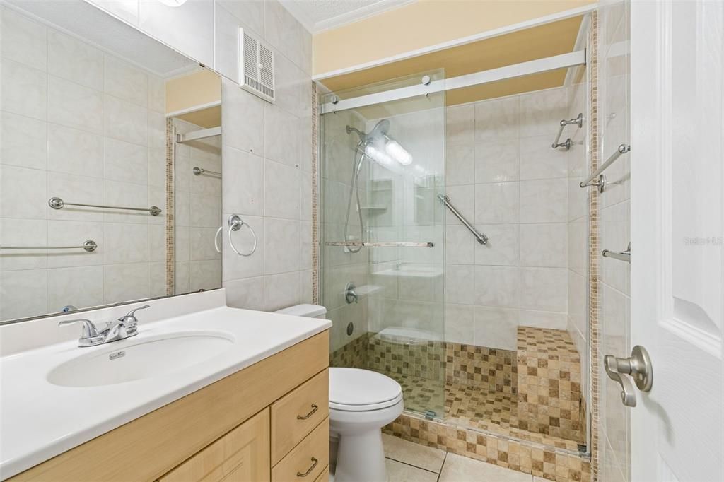 En Venta: $159,900 (2 camas, 1 baños, 817 Pies cuadrados)