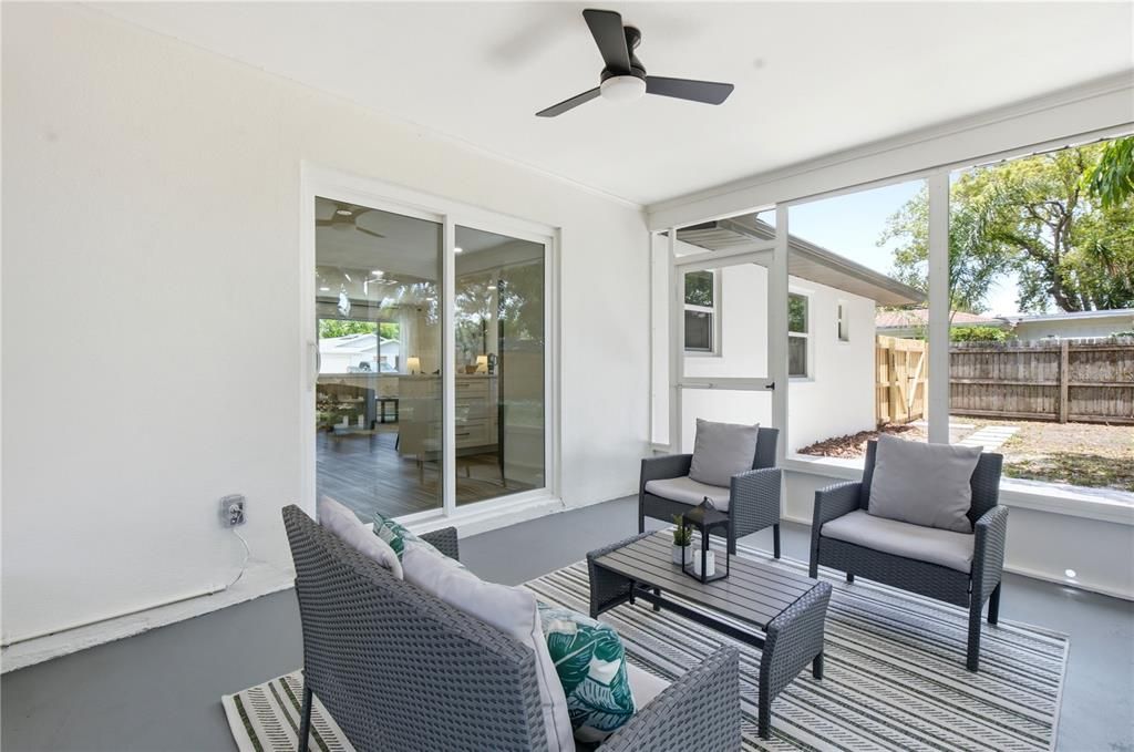 En Venta: $499,000 (2 camas, 2 baños, 1055 Pies cuadrados)