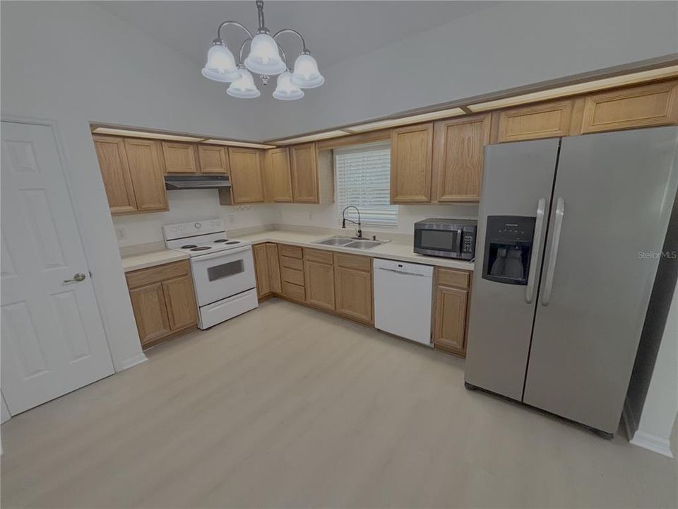 For Rent: $1,895 (3 beds, 2 baths, 1577 Square Feet)