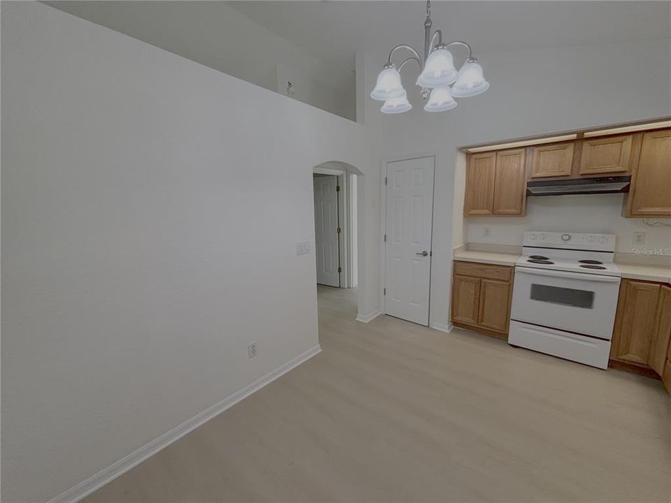 For Rent: $1,895 (3 beds, 2 baths, 1577 Square Feet)