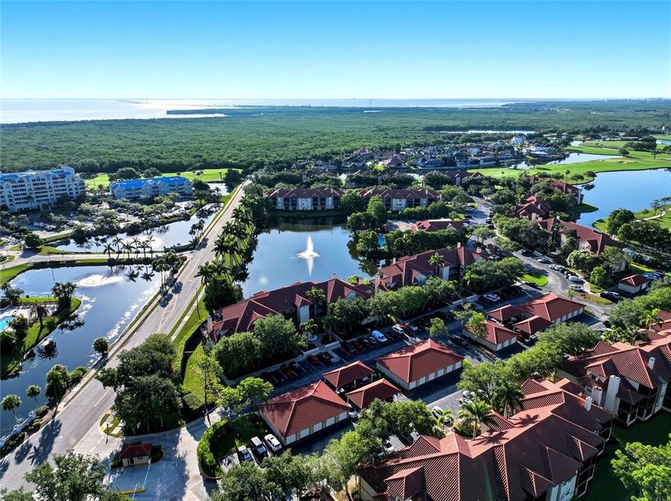 На продажу: $292,000 (2 спален, 2 ванн, 1037 Квадратных фут)