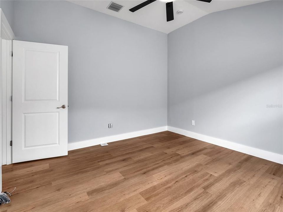For Sale: $318,000 (2 beds, 2 baths, 1148 Square Feet)