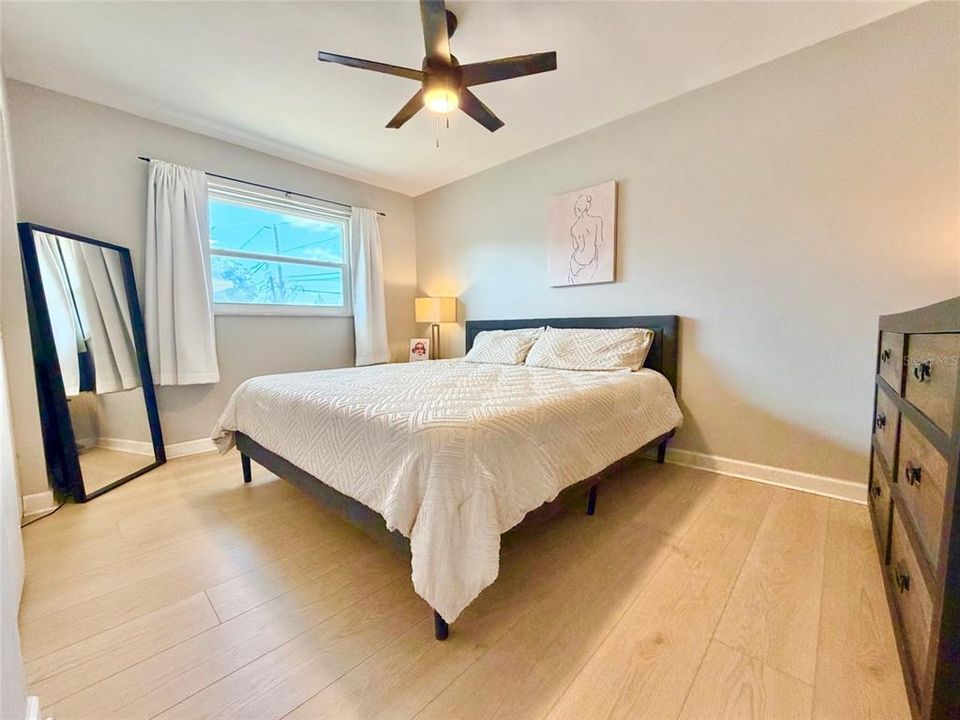 En Venta: $399,000 (2 camas, 1 baños, 1300 Pies cuadrados)